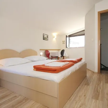 Obradovic & Gasthuis Makarska