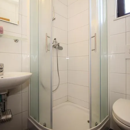 Obradovic & Gasthuis Makarska