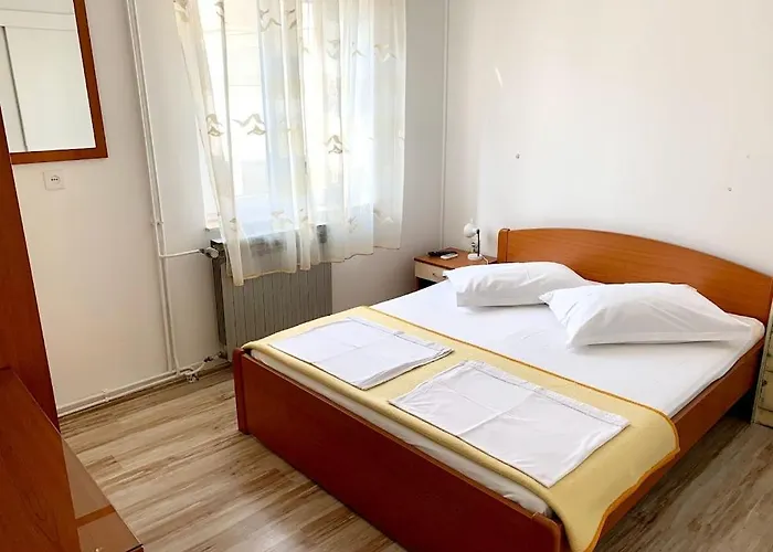 Obradovic & Guest house 3*