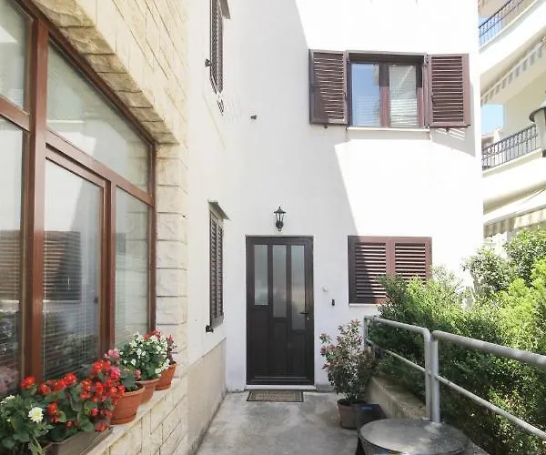 Obradovic & Guest house 3*