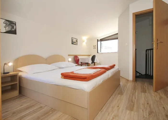 Obradovic & Guest house Makarska