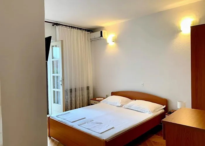 Obradovic & מאקרסקה