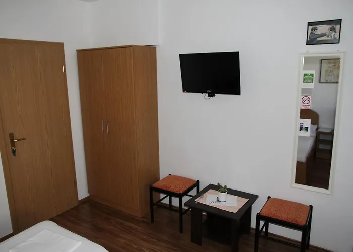 Obradovic & Гостьовий будинок 3*