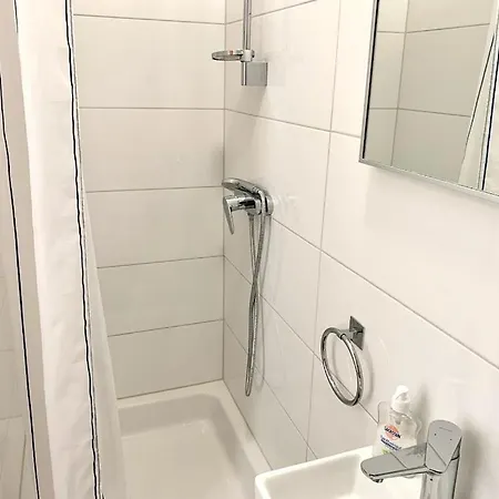 Obradovic & ゲストハウス マカルスカ