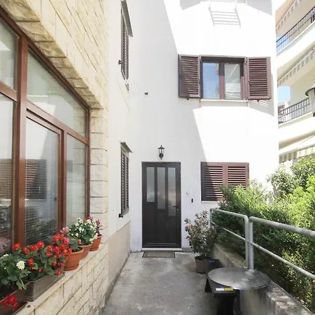 Obradovic & ゲストハウス 3*